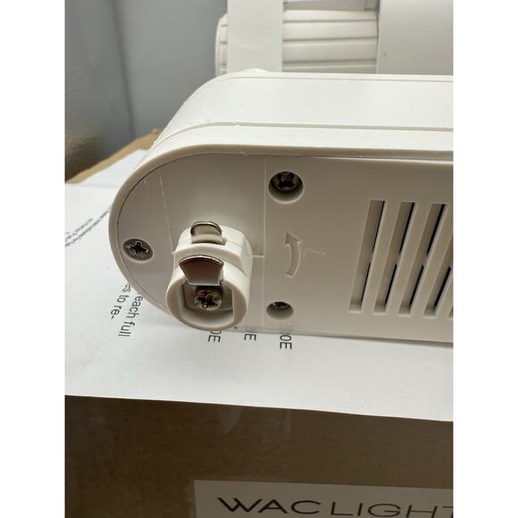WAC Lighting HTK-HID202S-39E-WT H Series HID Track Spot *MISSING PARTS *READ.... - Picture 9 of 16